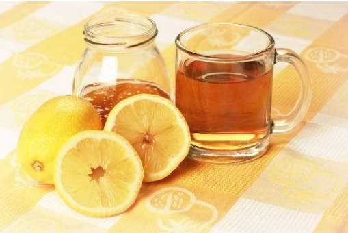 蜂蜜柠檬水不能和什么一起吃